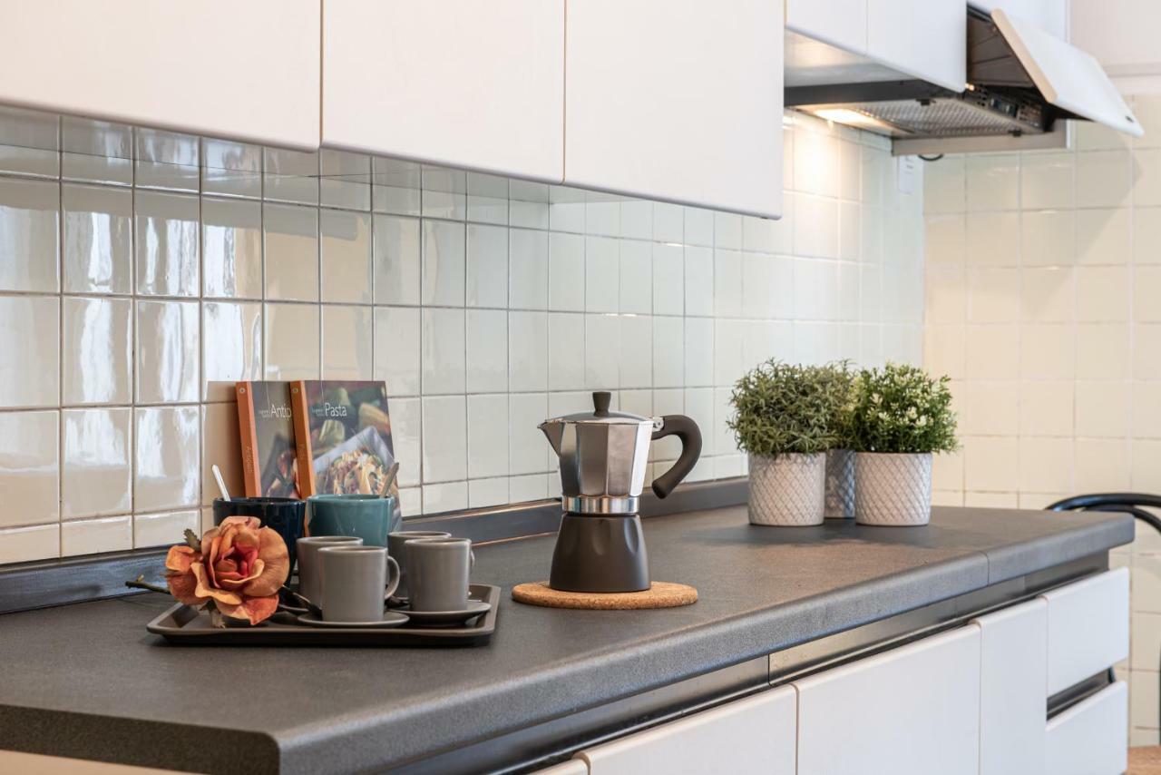 米兰Joivy Sophisticated 3-Bed Flat With Desk公寓 外观 照片